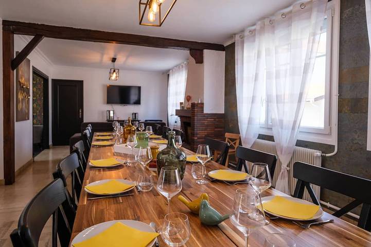 Location de vacances pour 14 personnes, avec Jacuzzi ainsi que Terrasse et Jardin à Loisy-sur-Marne