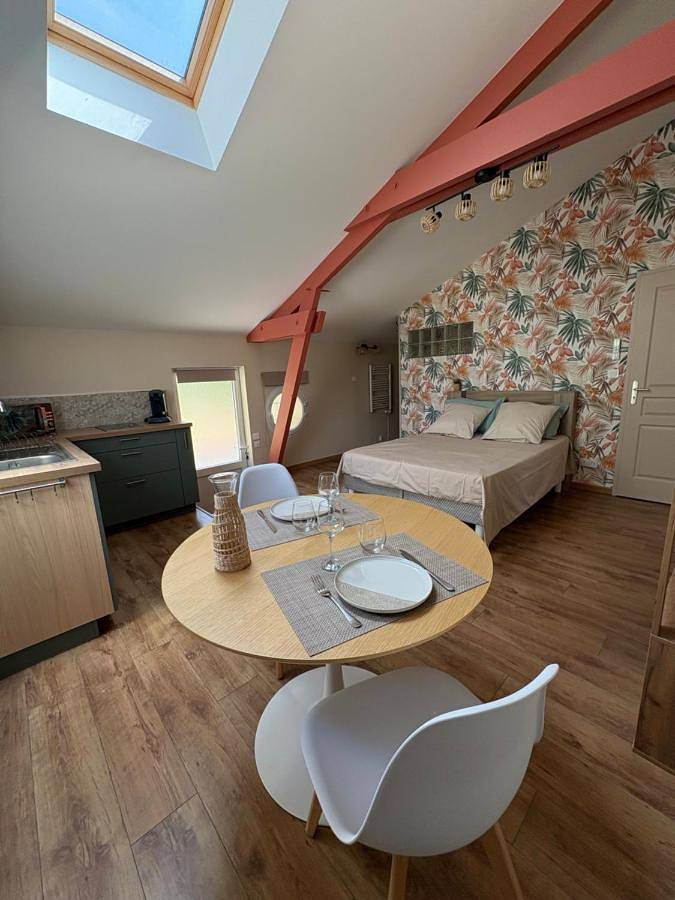 Location de vacances pour 2 personnes, avec Terrasse et Jardin à Marsaneix