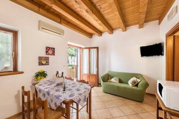 Agriturismo per 3 Persone in Lazise, Prealpi Gardesane, Foto 1