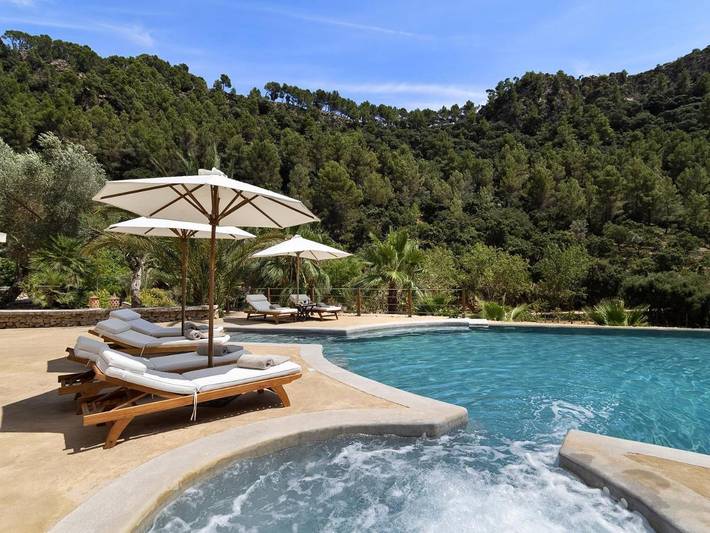 Hotel for 2 people, with pool and garden as well as sauna - 1