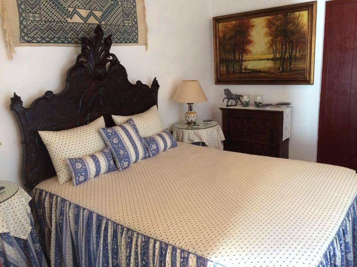 Apartamento de férias inteiro, Double Room with Private Bathroom in São Domingos e Vale de Água, Alentejo Litoral