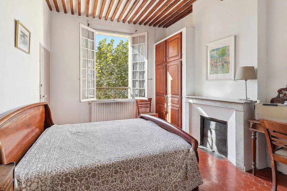 Centre Ville à Pied dans une Authentique Bastide Xviieme rénovée in Aix-en-Provence, Région d'Aix-en-Provence