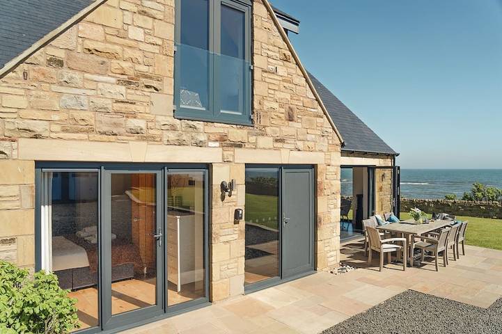 Cottage for 8 people, with Garden in Craster