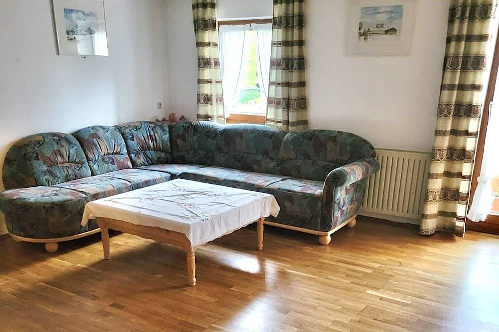 Ganze Wohnung, Ferienwohnung mit 2 Schlafzimmer, Wohnzimmer, Küche, Bad und Balkon in Samerberg, Bayerische Alpen