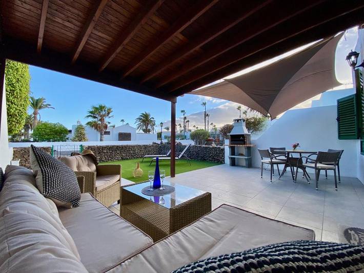Bungalow para 6 personas, con piscina además de vistas y jardín en Playa Blanca