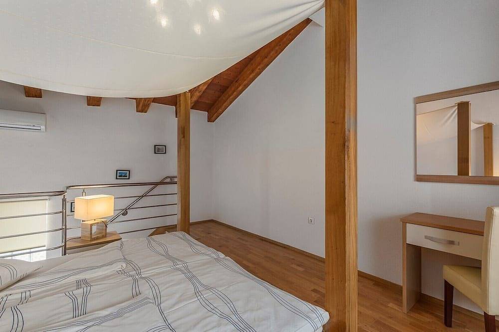 Ganze Wohnung, App Villa Anja / Apartment Lana in Medaki, Istrien