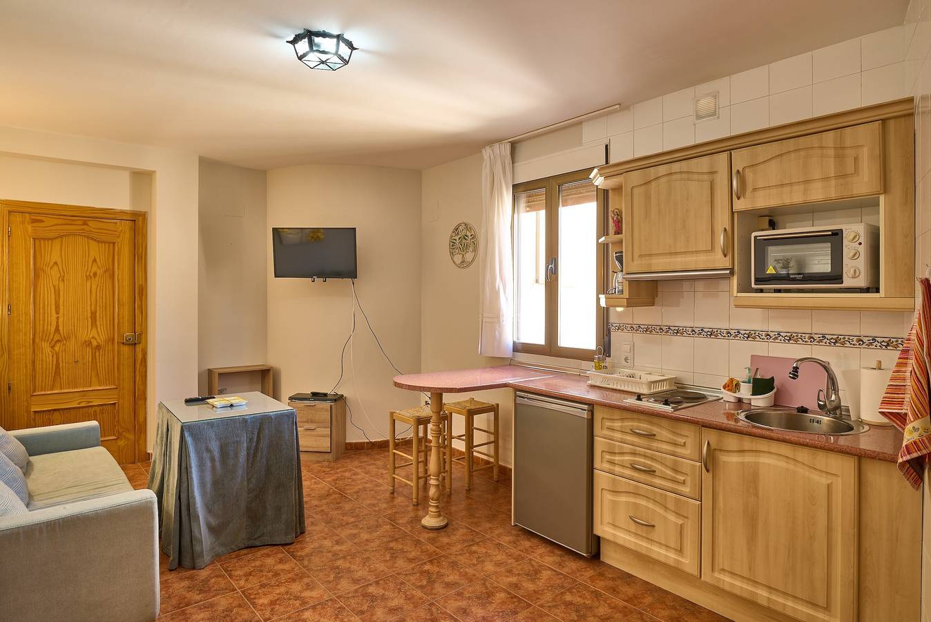 Entire studio, La Cruz-Zuheros Studio: Cozy Retreat in One of Andalusia’s Most Beautiful Villages in Zuheros, Sierras Subbéticas