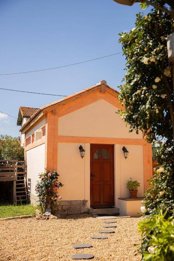 Location de vacances pour 2 personnes, avec jacuzzi et terrasse à Lieuran-lès-Béziers