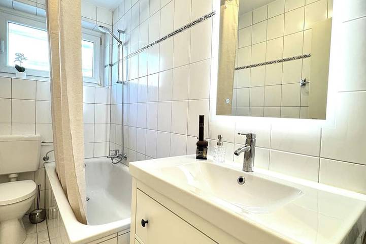 Ganze Wohnung, Stylische City Wohnung I Wifi I Kinoleinwand I Balkon I zentral in Vahrenwald-List, Hannover