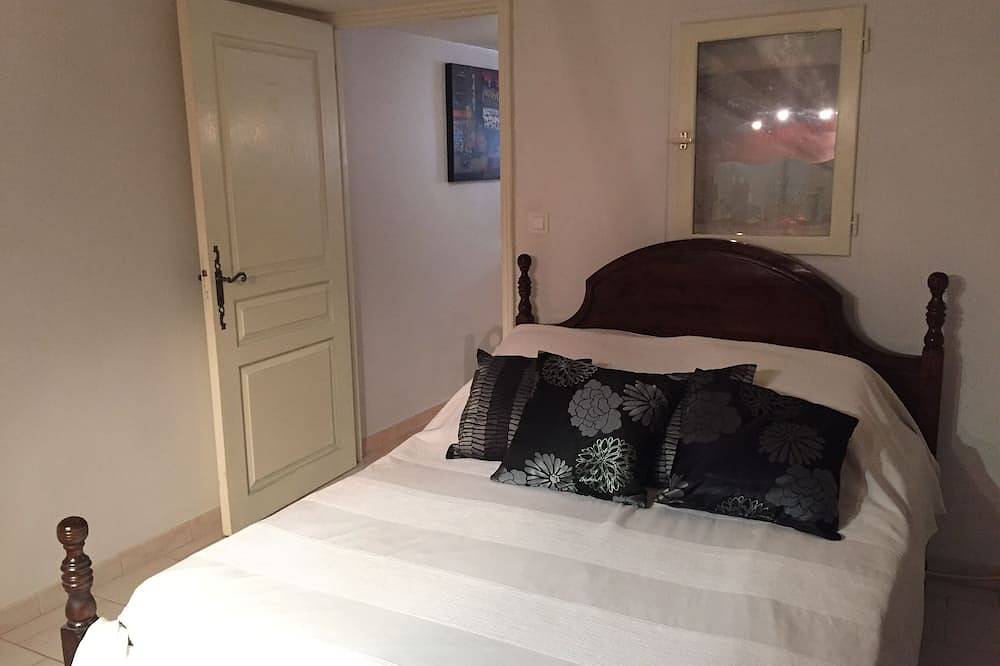 Ganze Wohnung, Appartement Indépendant Avec Piscine vue Luberon in Cavaillon, Regionaler Naturpark Luberon