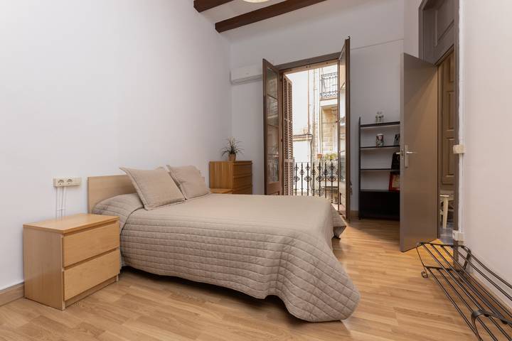 Entire apartment, Pure Gracia, 2 bedrooms, excellent location in Barcelona Centre, Barcelona