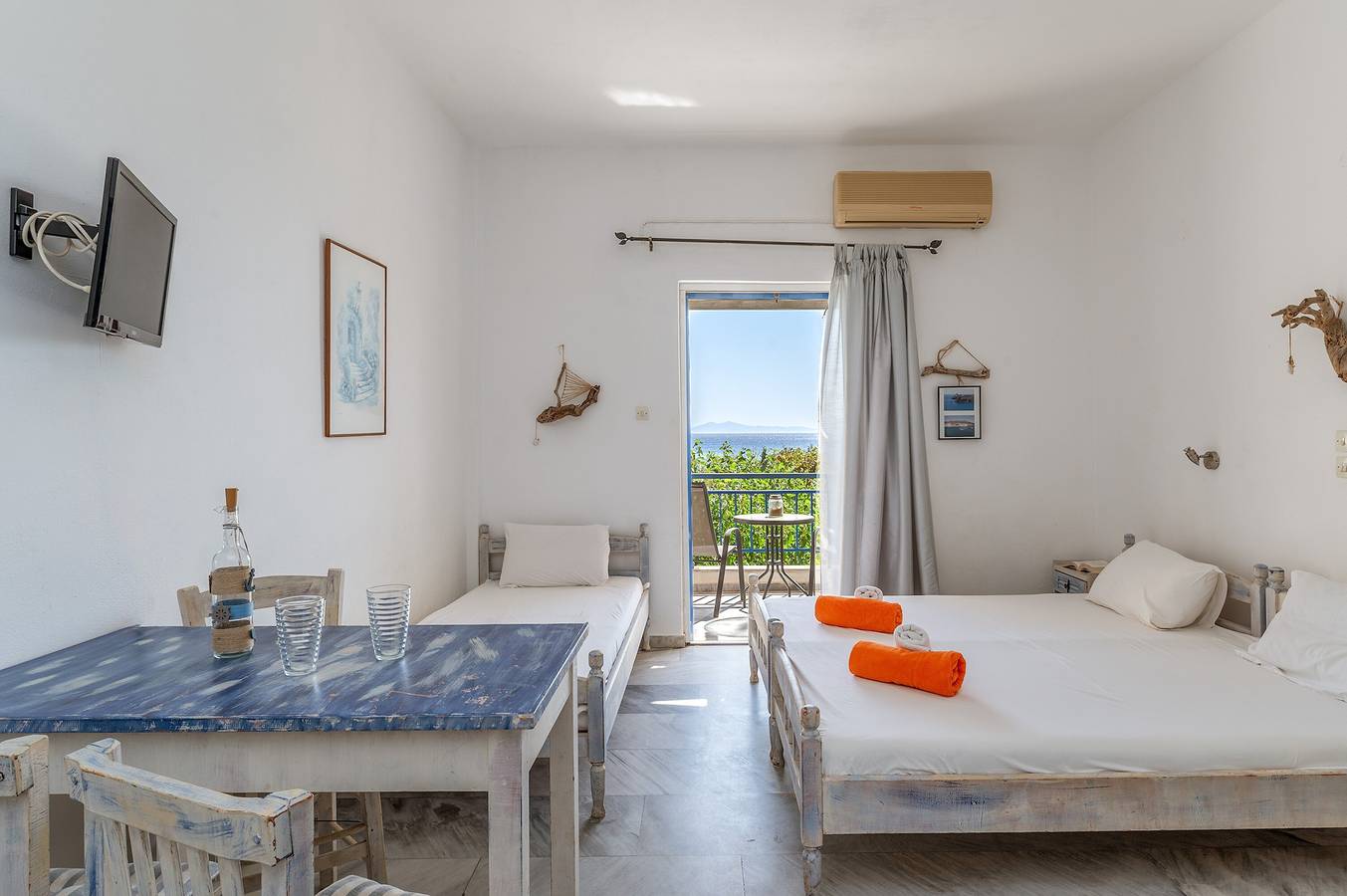 Vakantiehuis '1 Kypri Seaview Perasma Studio' met Uitzicht op Zee, Wifi en Airconditioning in Andros