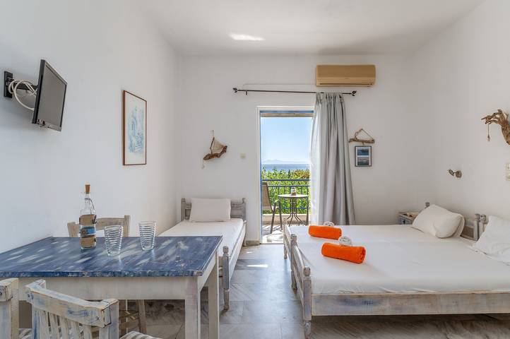 Ferienhaus für 3 Personen, mit Balkon und Garten in Andros