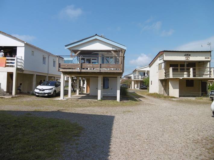 Location de vacances pour 6 personnes, avec terrasse, animaux acceptés à Gruissan Plage