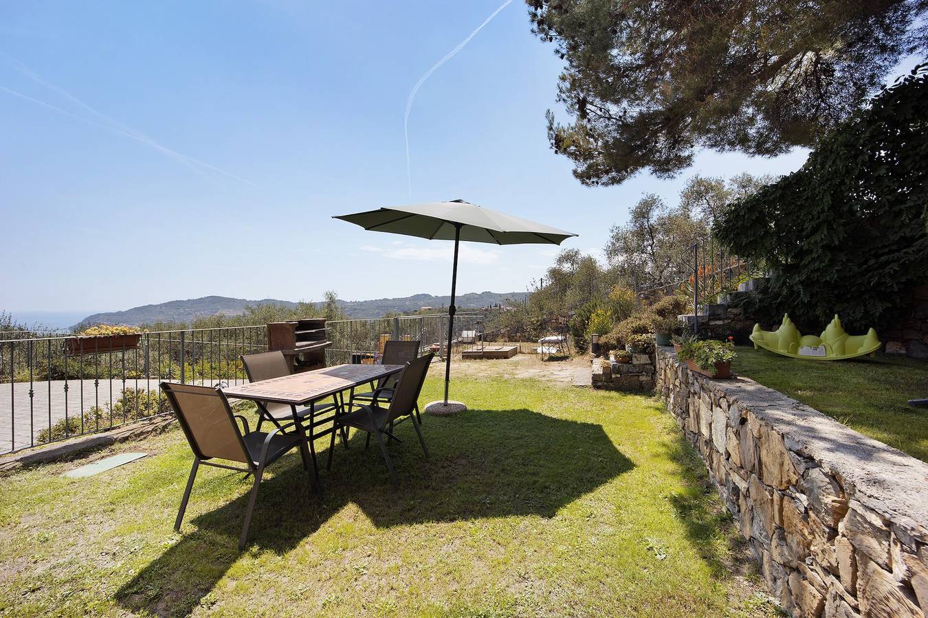 Maison de vacances Casale Filiberto Golfo avec vue sur la mer, jardin et Wi-Fi. in Diano San Pietro, Riviera di Ponente