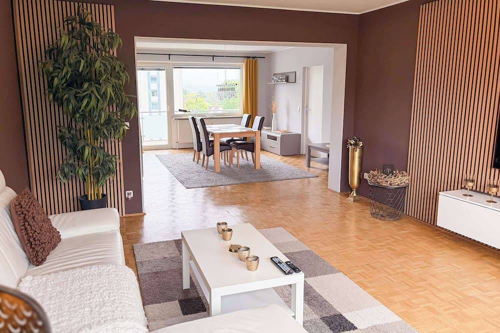 Ganze Wohnung, Helles Designer-Apt. | Terrasse & Gratis-Parken in Frankenalb