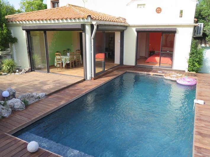 Location de vacances pour 8 personnes, avec Terrasse et Jardin ainsi que Piscine et Vue dans Place Des Mouettes Etang De Thau Sete