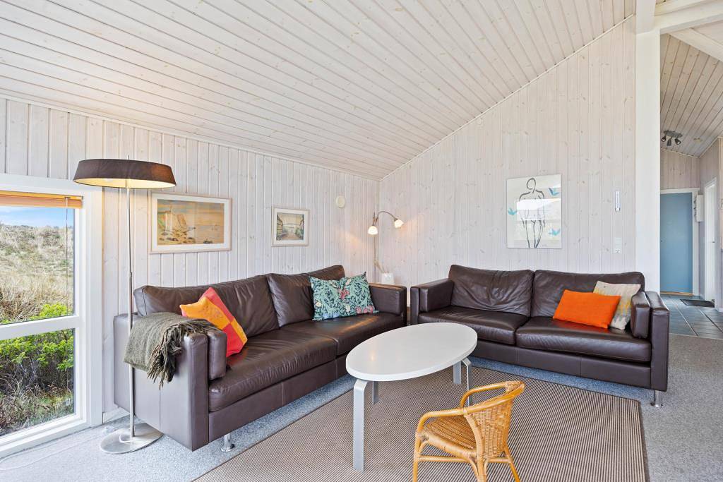 Sommerhaus mit Kamin, Sauna und Whirlpool in Hvide Sande, Holmsland Klit