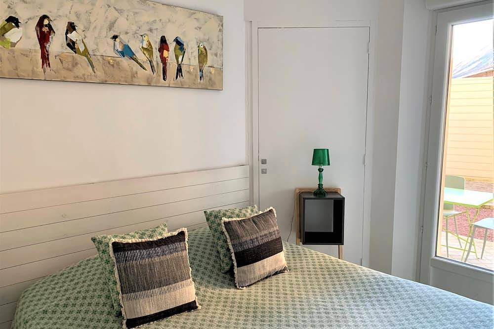 Apartamento entero, Elegant loft + large patio 800 m from lakes, forest, casino, Spa in Normandy in Forges-les-Eaux, Región de Dieppe