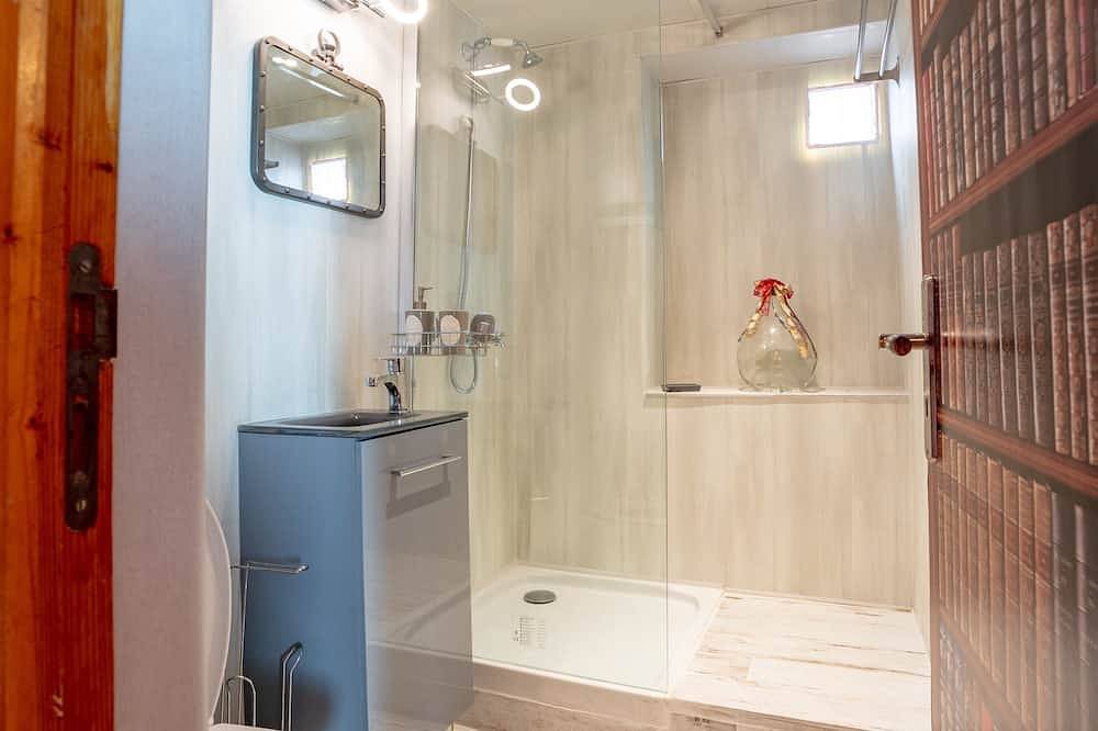 Ganze Wohnung, 300m vom Herzen des Dorfes, Studio, 25m², neu, ruhig, herrliche Aussicht in Saint-Martin-Vésubie, Nizza und Umgebung