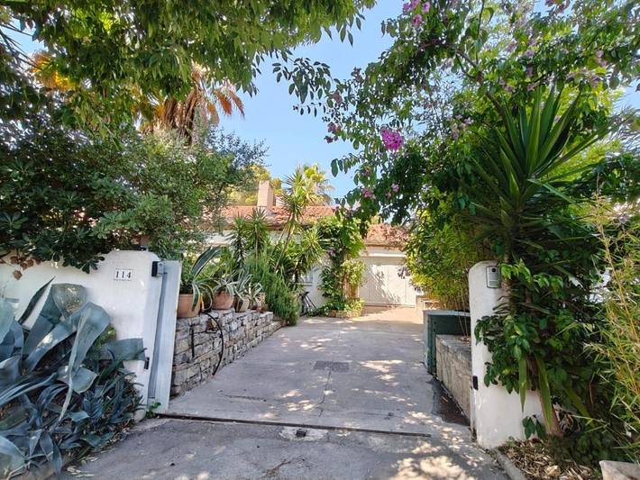 Location de vacances pour 8 personnes, avec piscine ainsi que vue et terrasse à Lattes - 3