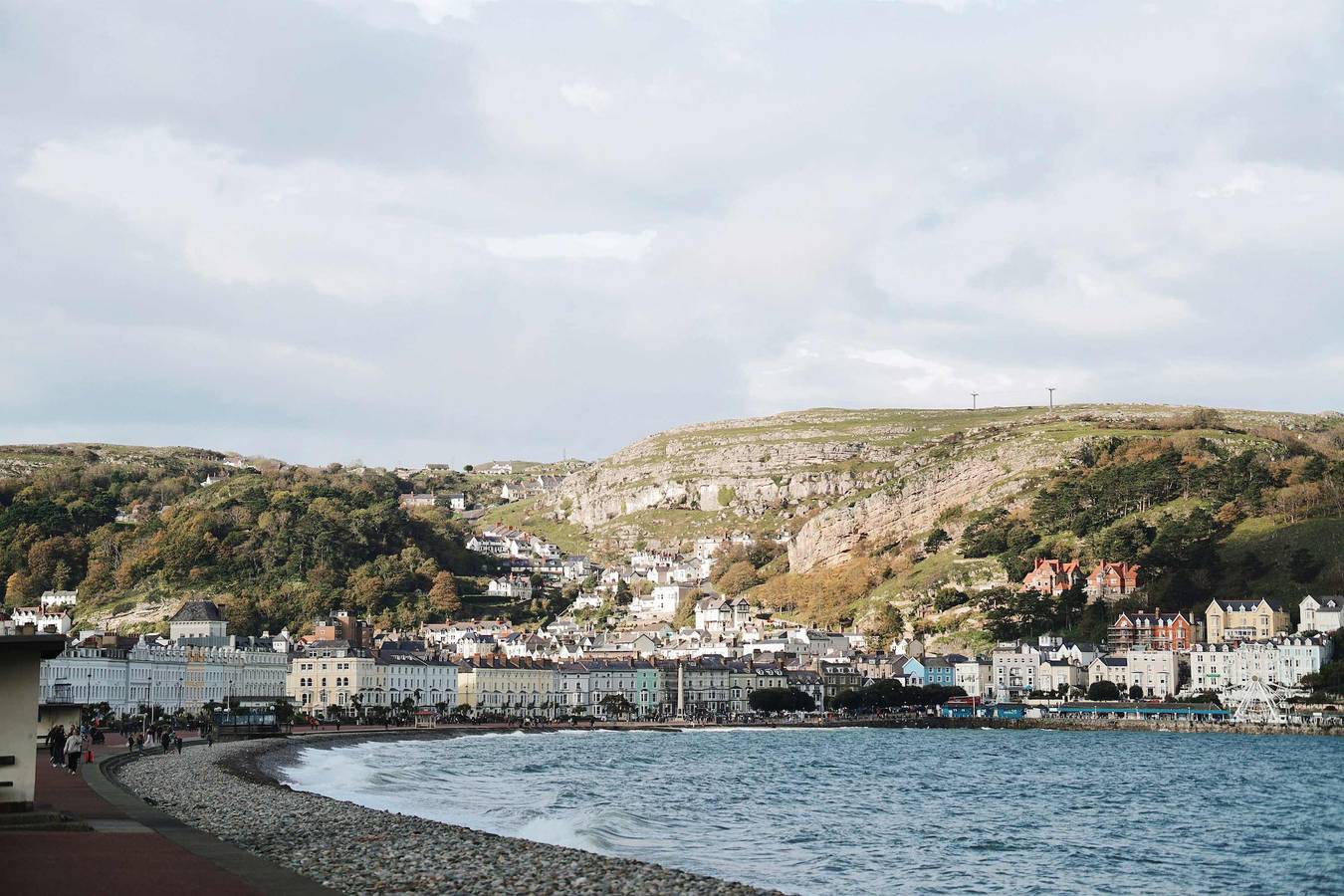 Entire apartment, Lovely Apartment in Historic Grade Ii Building in Llandudno, Conwy region