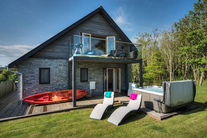 Cottage for 8 people, with balcony in Cornwall