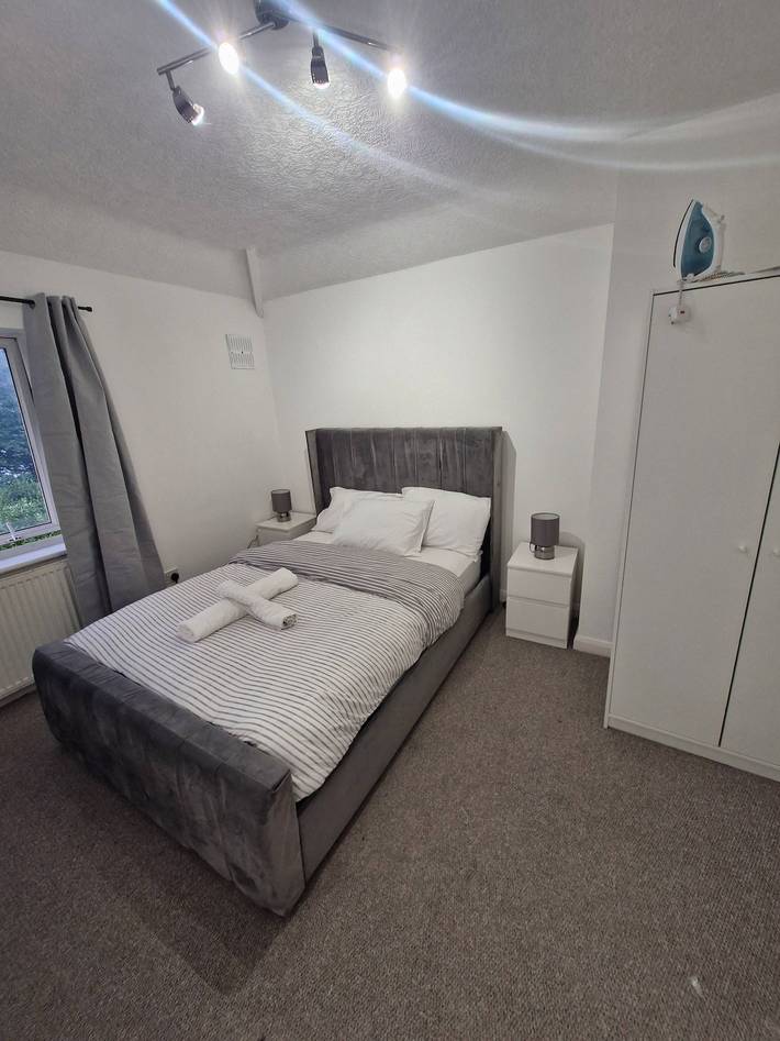 Cosy 3-Bed Home  close to city and shops in Coventry, Birmingham Area