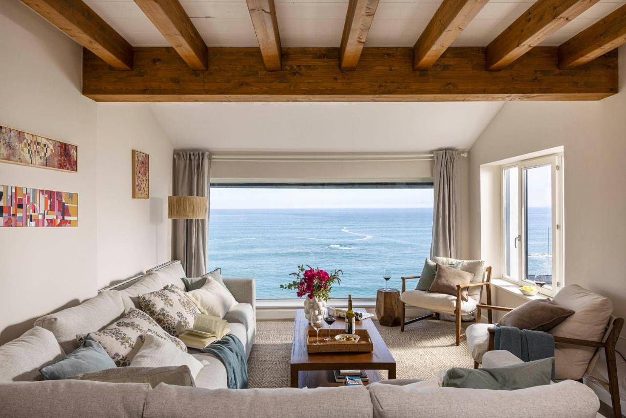 Wishome - Espectacular casa con piscina y vistas al mar y la montaña, a 5 minutos a pie de la playa in Playa de Amió, Val de San Vicente