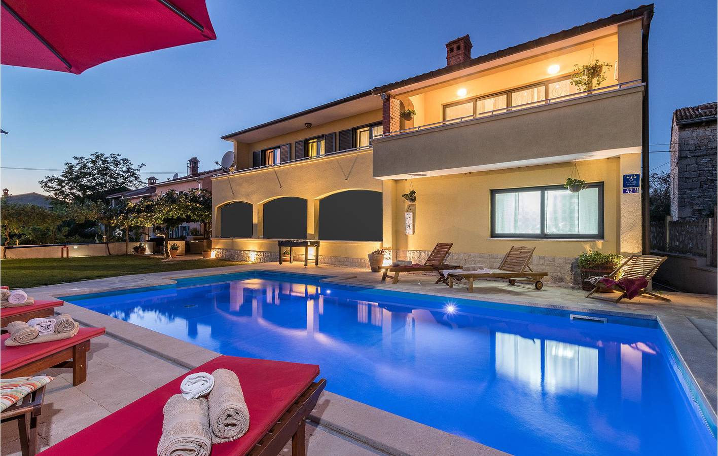 Entire holiday apartment, Holiday apartment for 5 people with terrace in Jursici, Central Istria