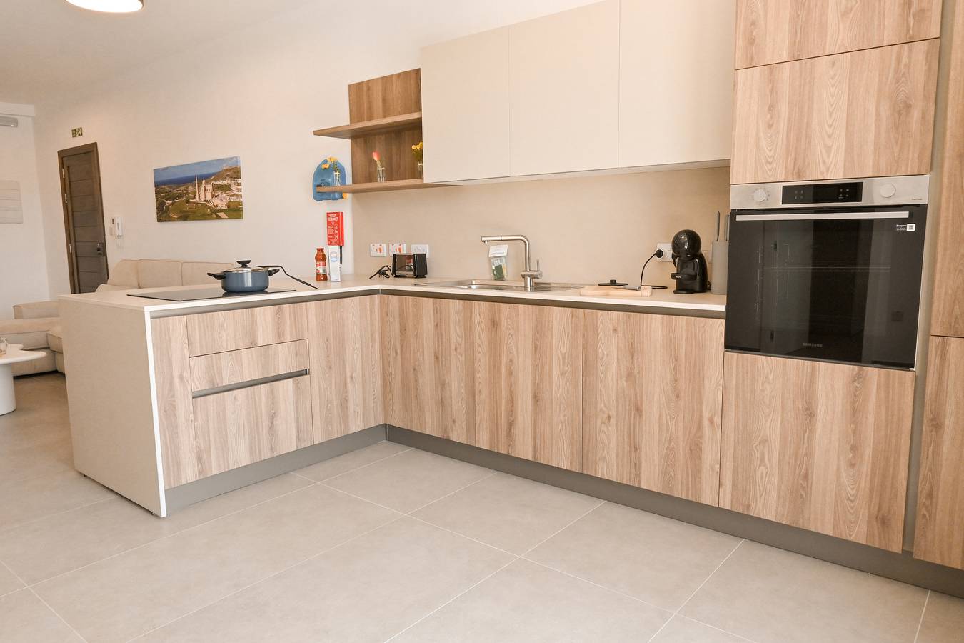Appartement entier, Modern Seaside Apart in Marsalforn - 6D in Marsalforn, Zebbug