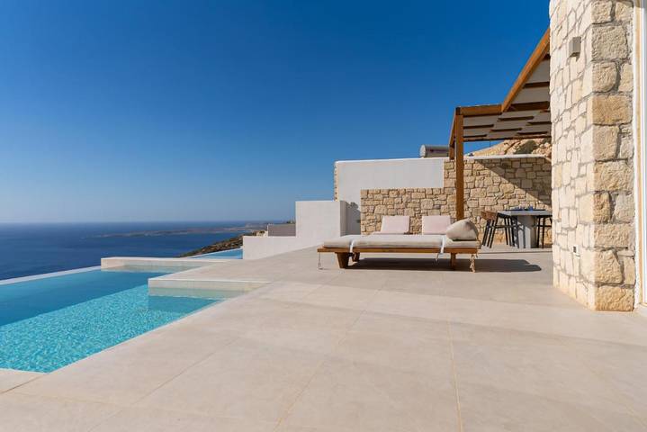 Villa für 4 Personen, mit Pool und Ausblick sowie Garten auf Karpathos