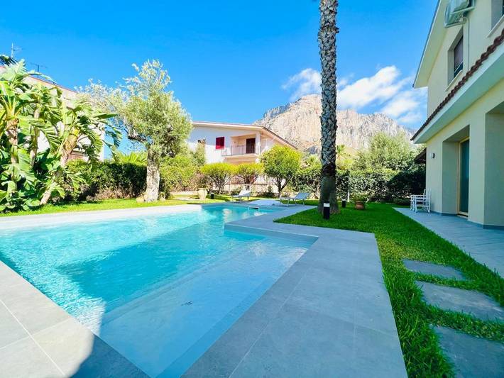Villa per 10 persone, con Balcone e Terrazza nonché Giardino e Piscina a Cinisi