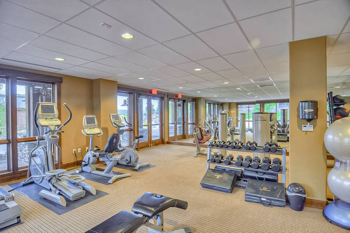 Vacation rental for 2 people, with balcony and hot tub as well as pool in Steamboat Springs