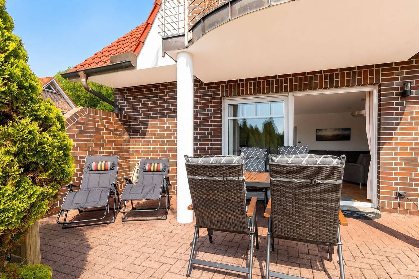 Ganze Wohnung, Südoase - Moderne Ferienwohnung mit Terrasse & Garten in ruhiger Lage in Borkum