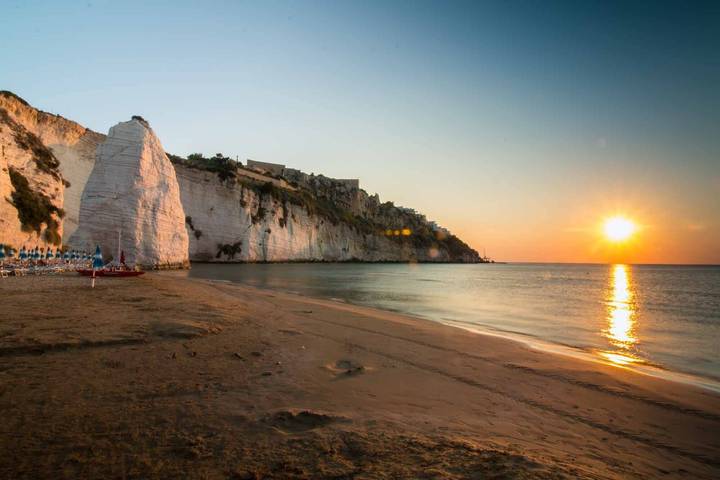 Casa Vacanze Ervilia appartamenti in Lungomare E. Mattei a 50 mt dalla spiaggia in Vieste, Gargano