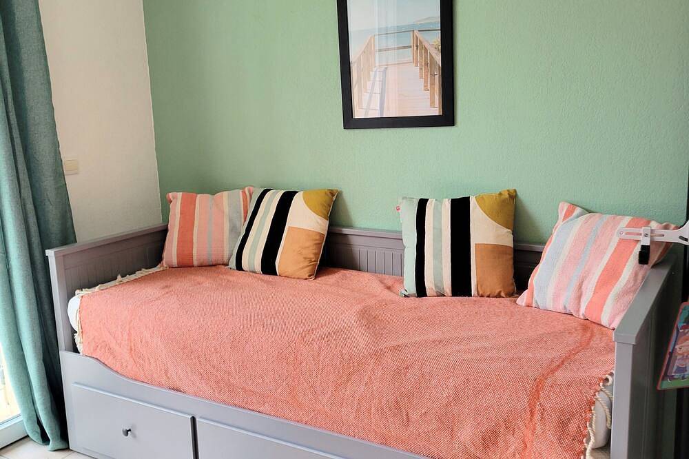 Maisonnette en Residence Vacance Odalys in Calvisson, Nimes region