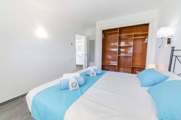 Ganze Wohnung, Apartamento Beachfront Sonrisas in Playa de Alcúdia, Alcúdia
