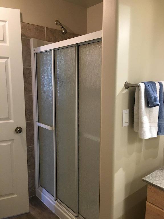 Vacation rental for 12 people, with garden, with pets in Shuswap Lake