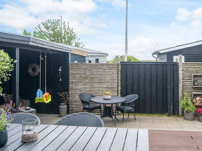 Ferienhaus für 4 Personen, mit Whirlpool und Terrasse sowie Garten und Sauna in Flovt Strand - 2