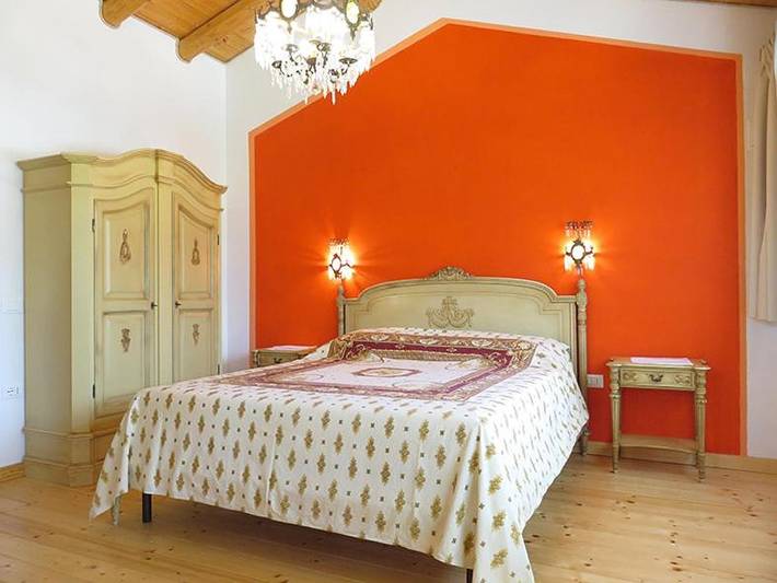 Ferienwohnung für 4 Personen, mit Terrasse und Whirlpool sowie Garten und Ausblick