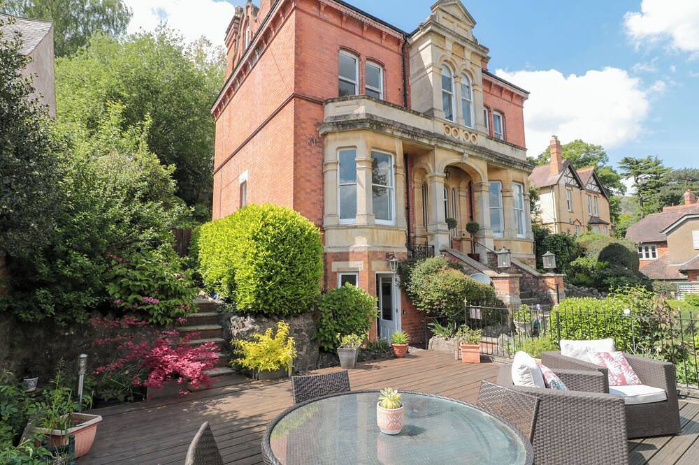 The Hideaway, romantic, with a garden in Malvern in Malvern, Worcestershire