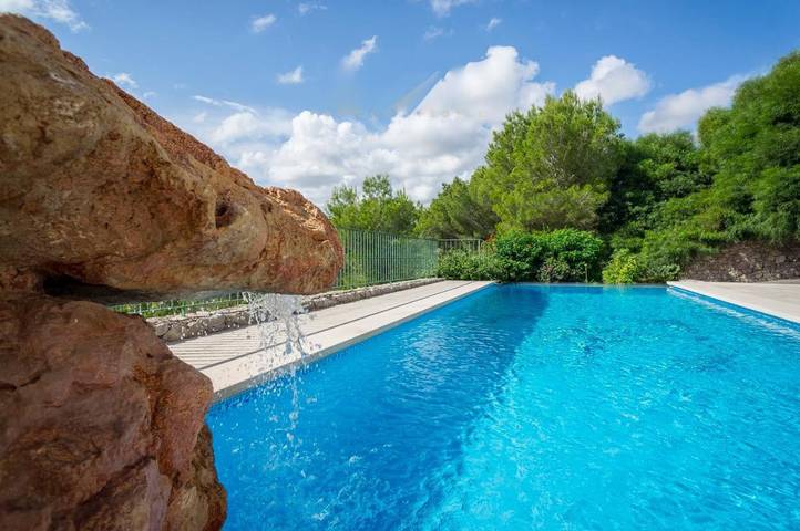 Location de vacances pour 10 personnes, avec jardin ainsi que piscine et vue, animaux acceptés à Cala Llenya - 4