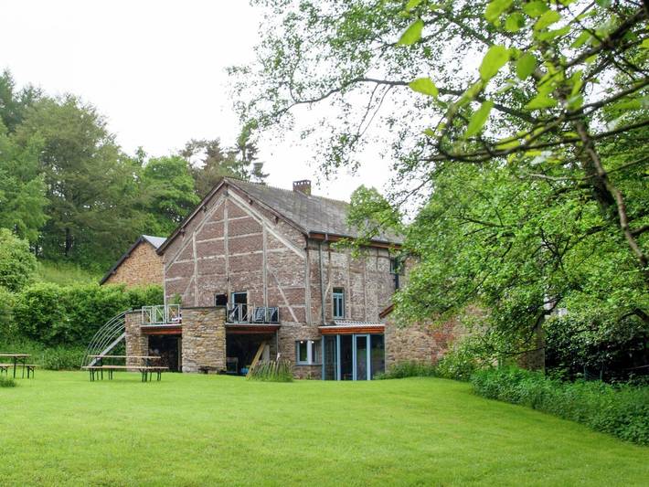 Location de vacances pour 16 personnes, avec jardin dans Dochamps