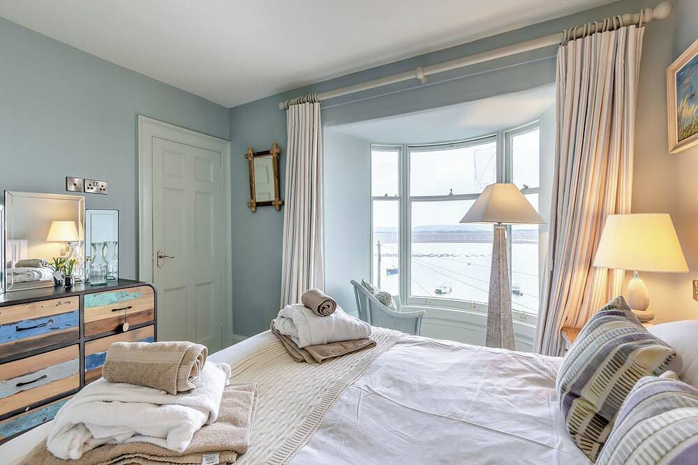 6 bedroom accommodation in Aberdovey, near Machynllleth in Aberdyfi, Aberdovey