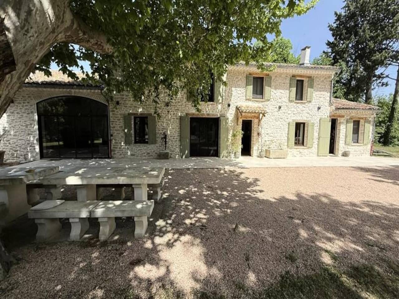 Appartement De Vacances pour 9 Personnes dans L'Isle-sur-la-Sorgue, Provence
