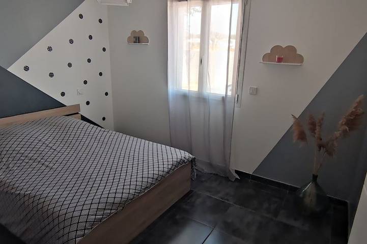 Location de vacances pour 6 personnes, avec terrasse et jardin à Villeneuve - 3