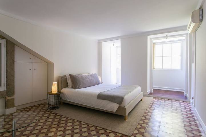 Ganze Wohnung, Al \ 86391 - Charmantes Penthouse in Chiado mit Terrasse. in Encarnação, Costa de Lisboa