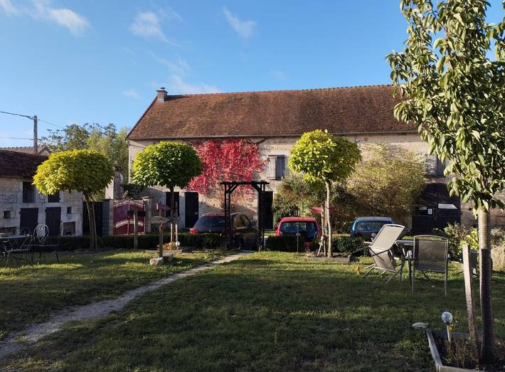Gîte pour 4 personnes, avec terrasse et jardin à Saint-Germain-le-Rocheux