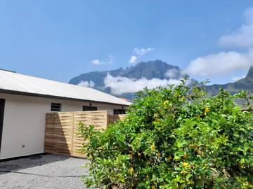 Chambre d’hôte pour 2 personnes, avec terrasse ainsi que vue et jardin à Salazie
